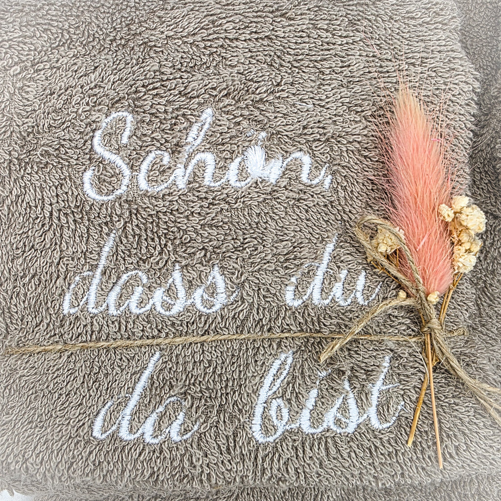 Gästehandtücher im detail weiße Schrift