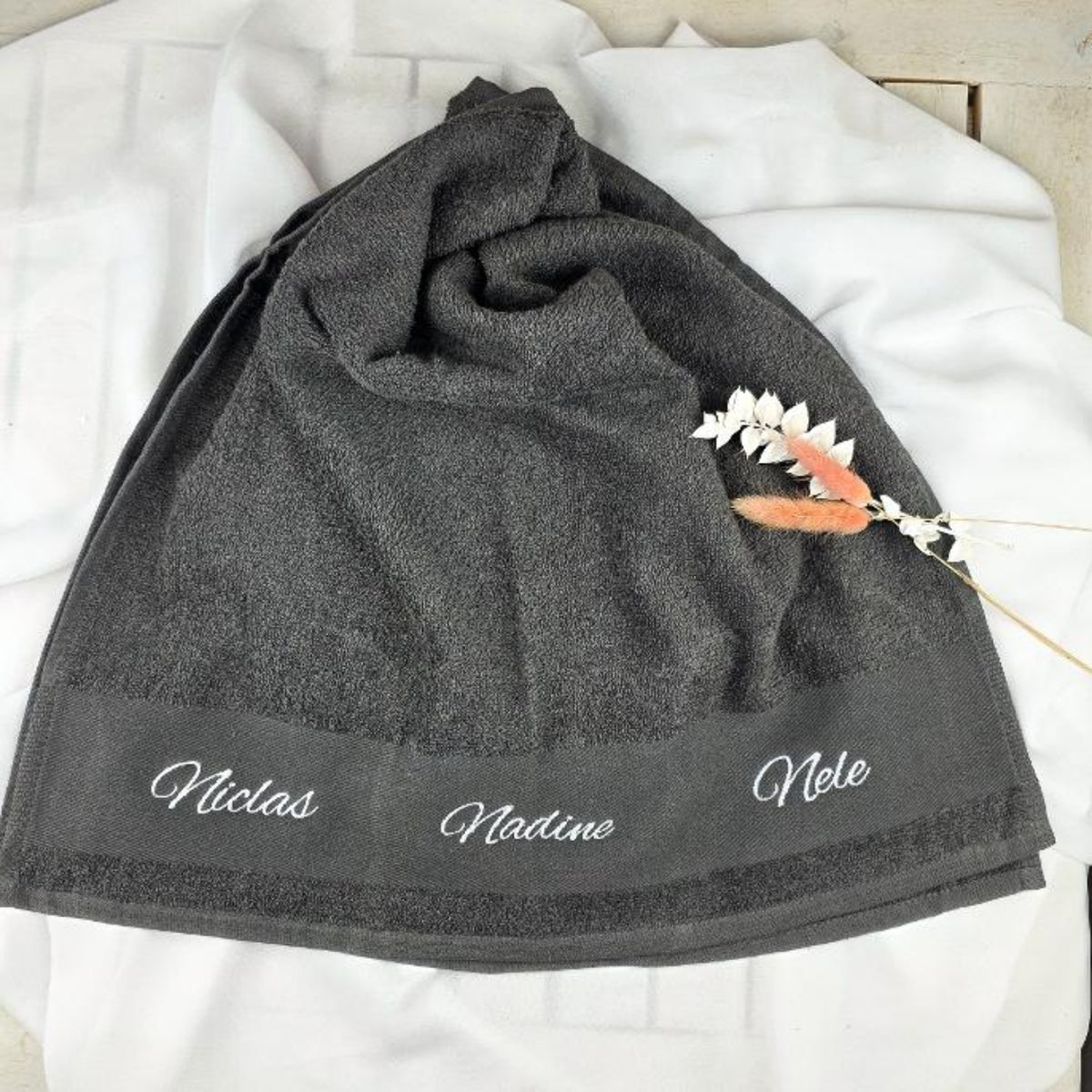 Personalisiertes Handtuch mit Namen – besticktes Geschenk für Mama